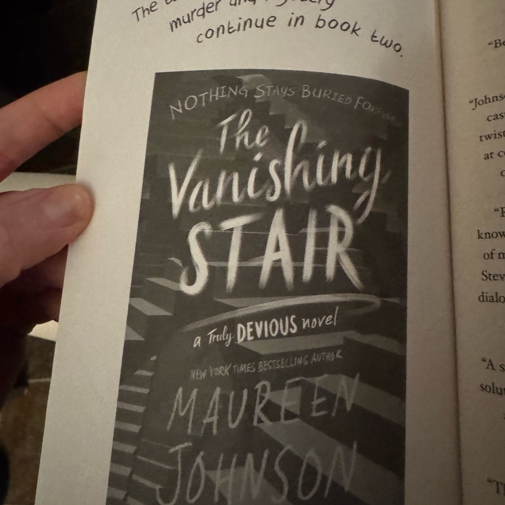 Novel Set - The Hand on the Wall, The Vanishing Stair, Truly Devious - Picture 2 of 3